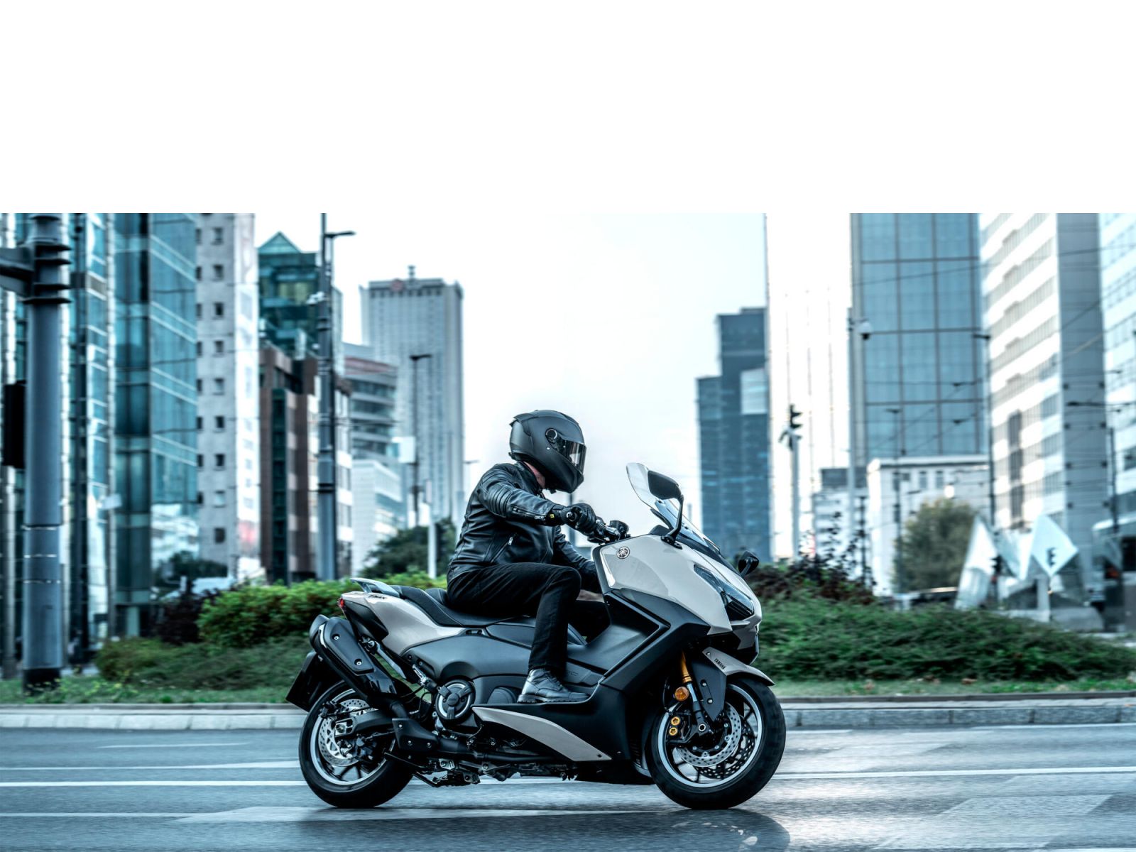 Скутер YAMAHA TMAX TECH MAX (Ceramic Grey) 2026